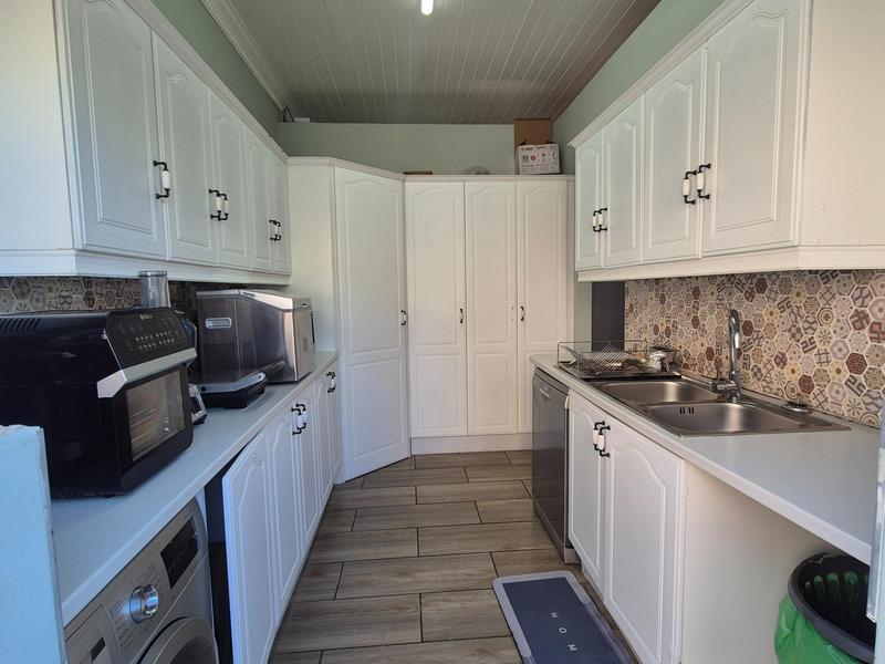 4 Bedroom Property for Sale in Kleinbaai Western Cape